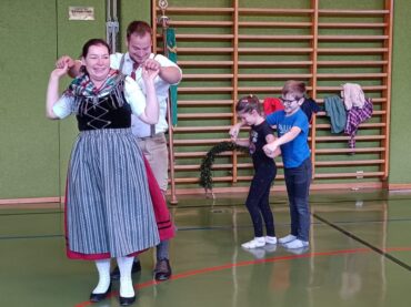 Tanzen mit dem Trachtenverein